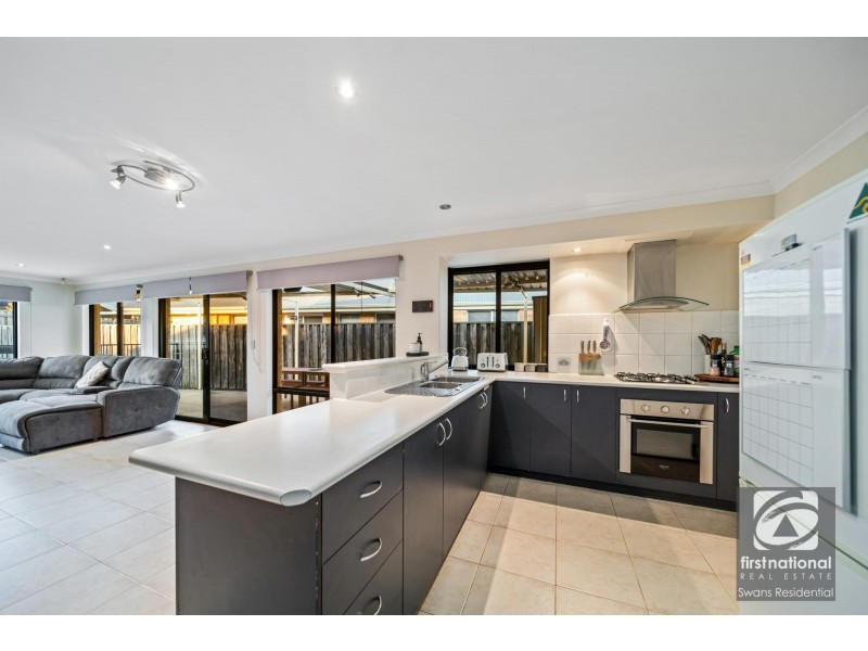 15 Farmaner Parkway, Ellenbrook WA 6069