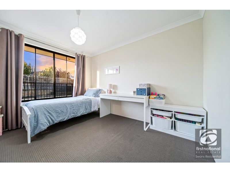 15 Farmaner Parkway, Ellenbrook WA 6069