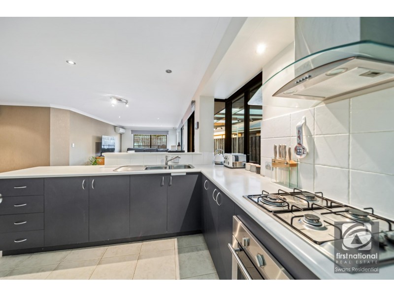 15 Farmaner Parkway, Ellenbrook WA 6069