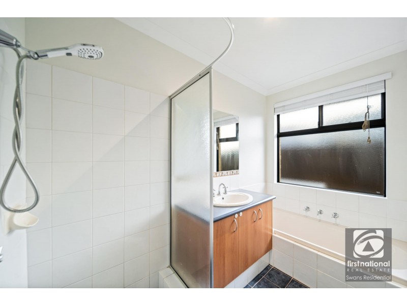 15 Farmaner Parkway, Ellenbrook WA 6069