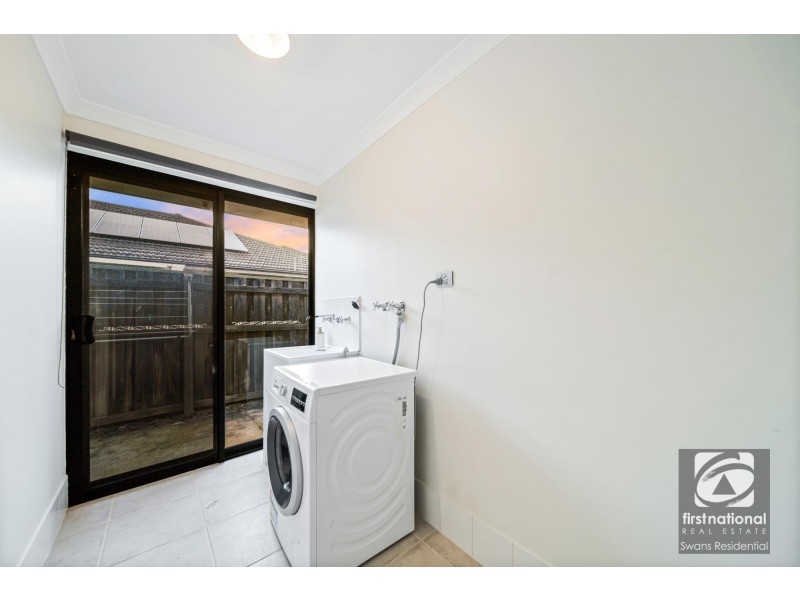 15 Farmaner Parkway, Ellenbrook WA 6069