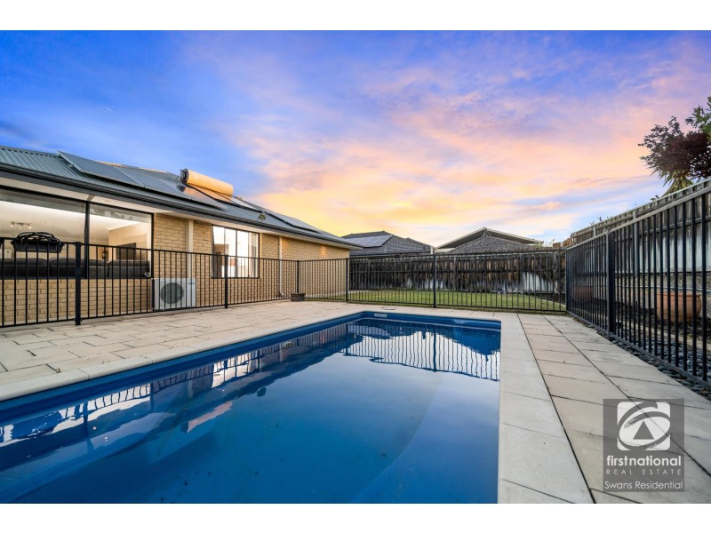 15 Farmaner Parkway, Ellenbrook WA 6069