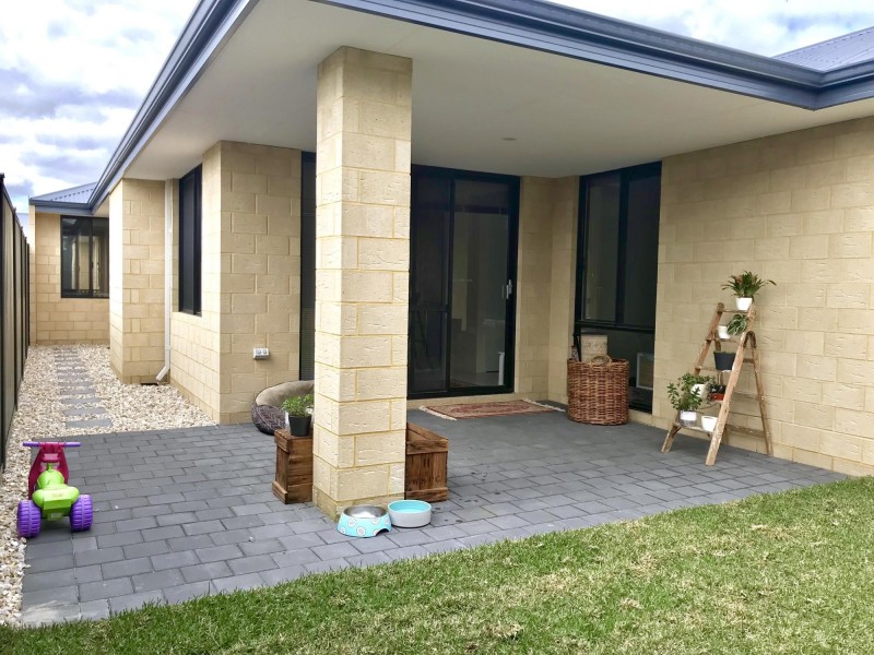 12 Swithland Way, Aveley WA 6069