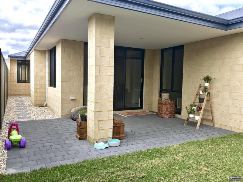 12 Swithland Way, Aveley WA 6069