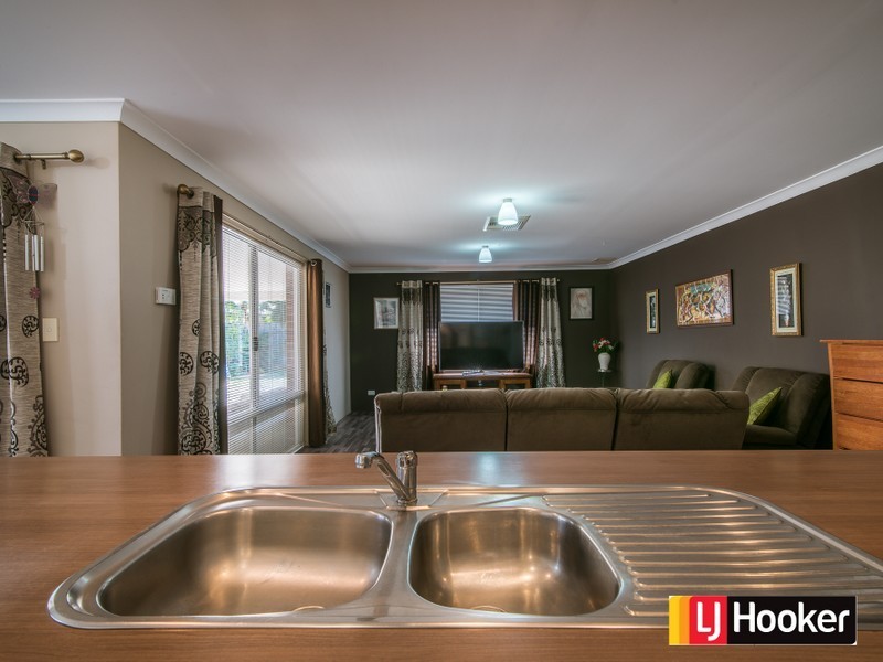 11 Bourne Terrace, Ellenbrook WA 6069