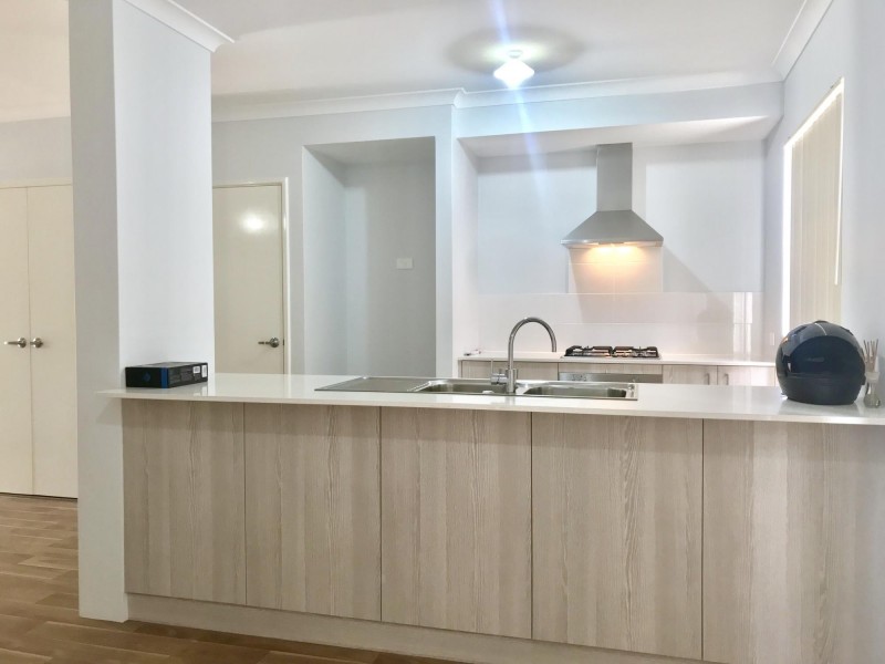 10 Selset Lane, Aveley WA 6069