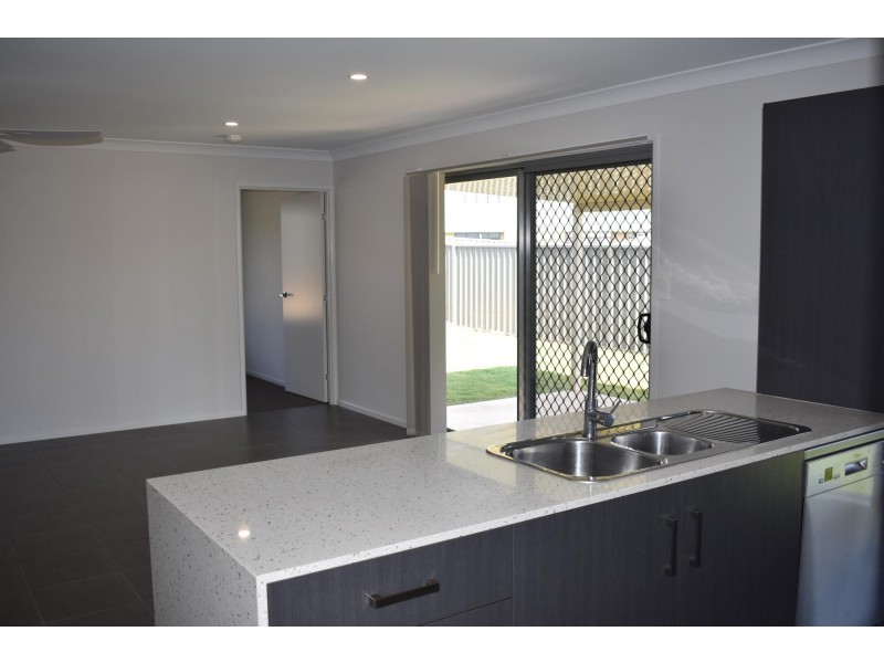 42 Lloyd Street, Macksville NSW 2447