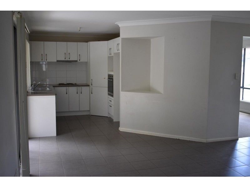 5 Laura Place, Macksville NSW 2447