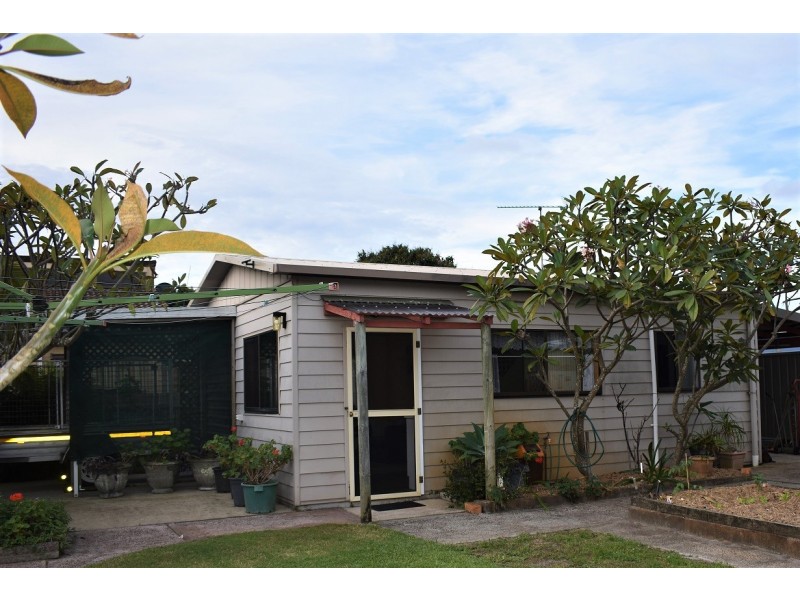 17 Hennessy Street, Stuarts Point NSW 2441