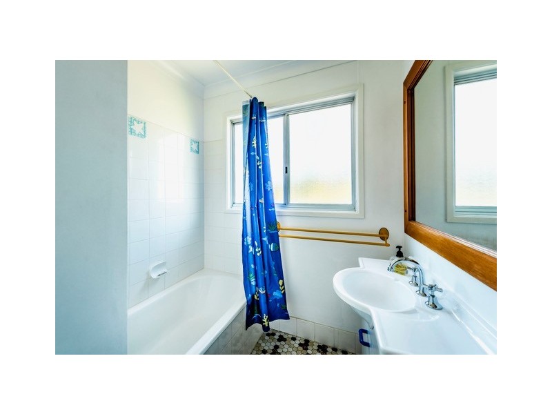 9 Wallace Street, Scotts Head NSW 2447