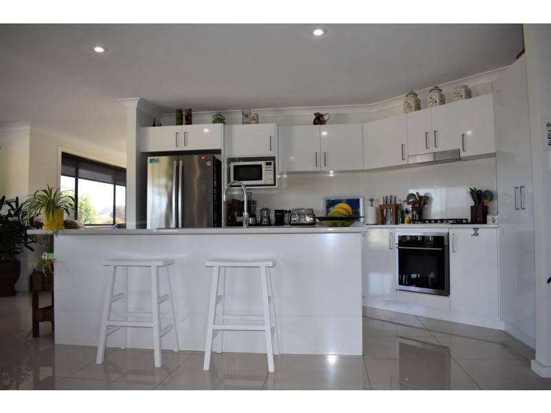 2 Giiguy Close, Macksville NSW 2447