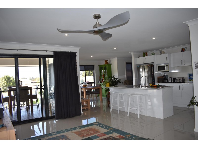 2 Giiguy Close, Macksville NSW 2447