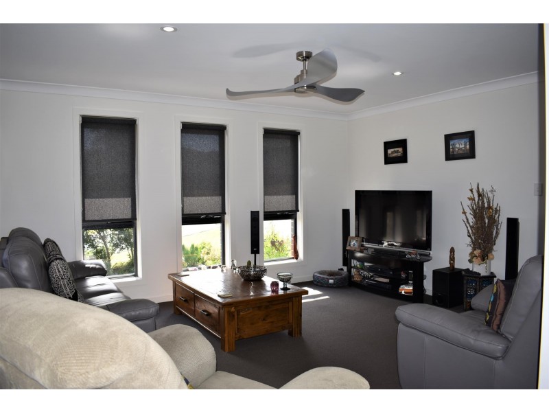 2 Giiguy Close, Macksville NSW 2447