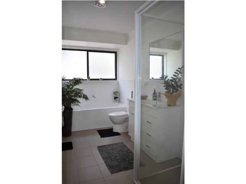 2 Giiguy Close, Macksville NSW 2447