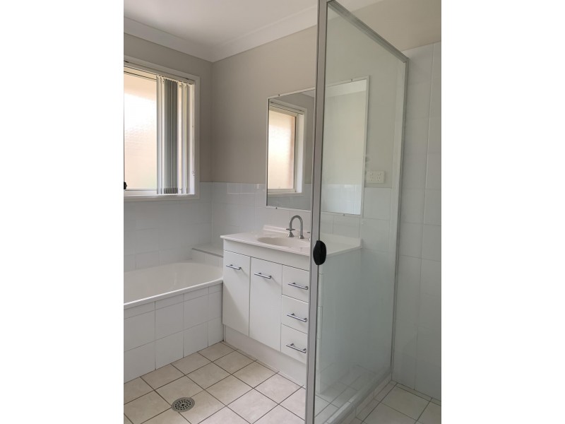 11 Laura Place, Macksville NSW 2447