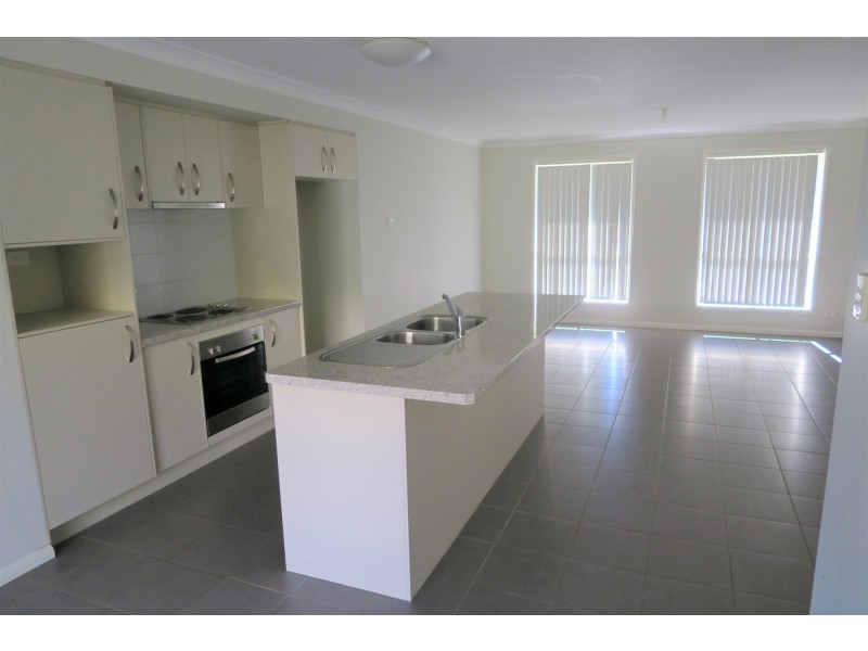 11 Laura Place, Macksville NSW 2447