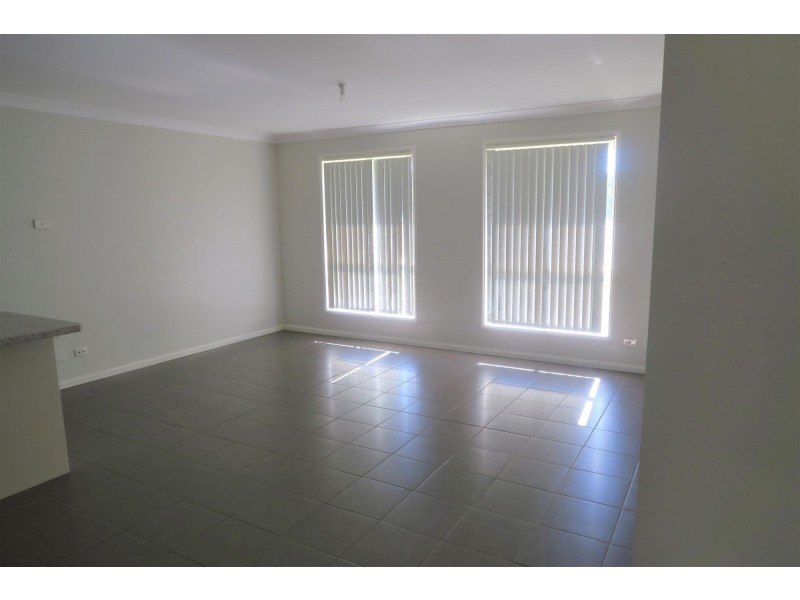 11 Laura Place, Macksville NSW 2447