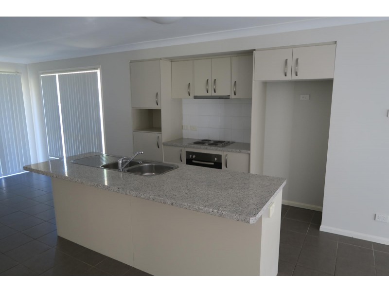 11 Laura Place, Macksville NSW 2447