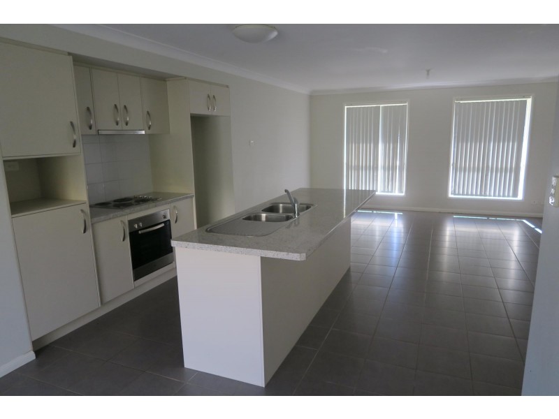 11 Laura Place, Macksville NSW 2447