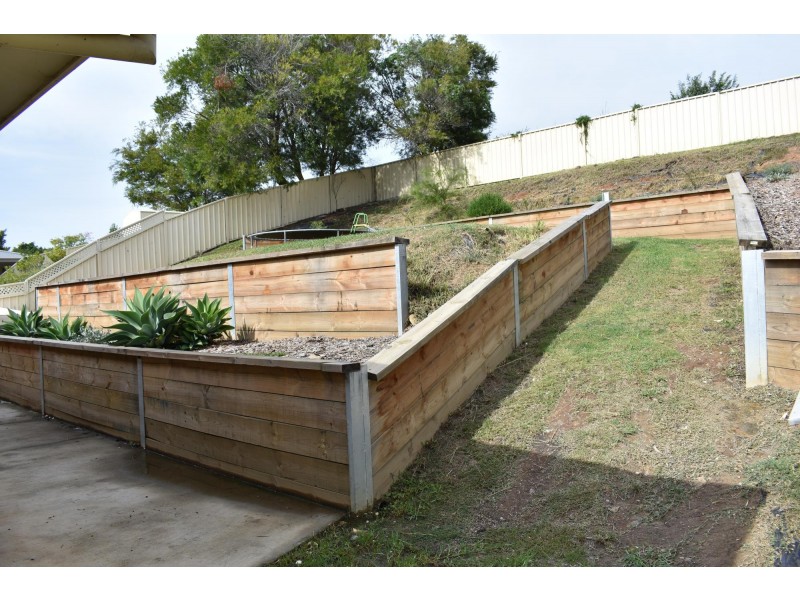 11 Laura Place, Macksville NSW 2447