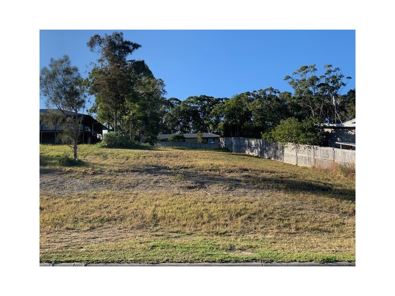 13 Sandpiper Drive, Scotts Head NSW 2447