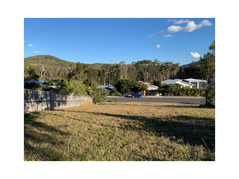13 Sandpiper Drive, Scotts Head NSW 2447