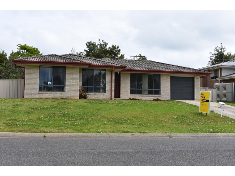 5 Laura Place, Macksville NSW 2447