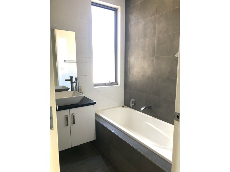 2 Hull Street, Taperoo SA 5017