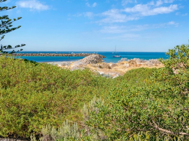 140 Gulf Point Drive, North Haven SA 5018