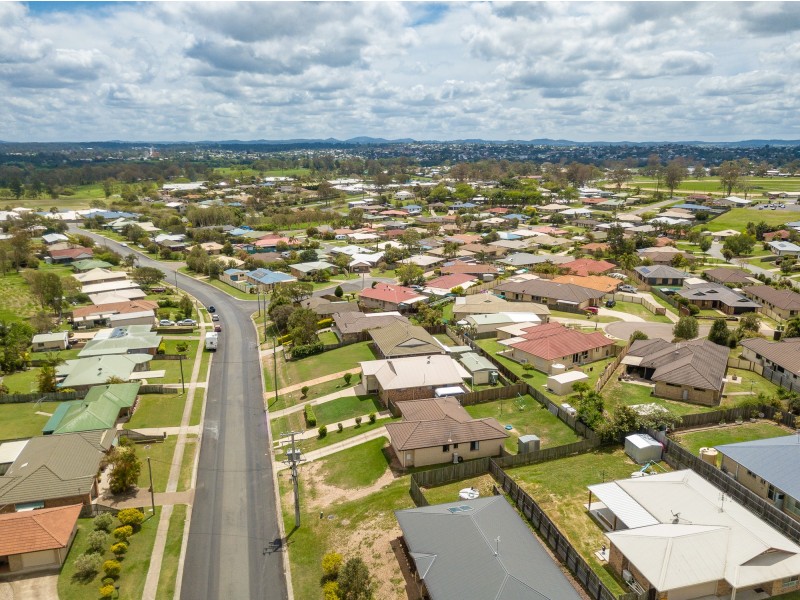 33 Lily Street, Southside QLD 4570