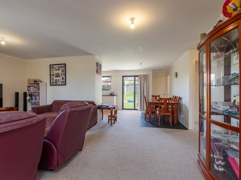 33 Lily Street, Southside QLD 4570