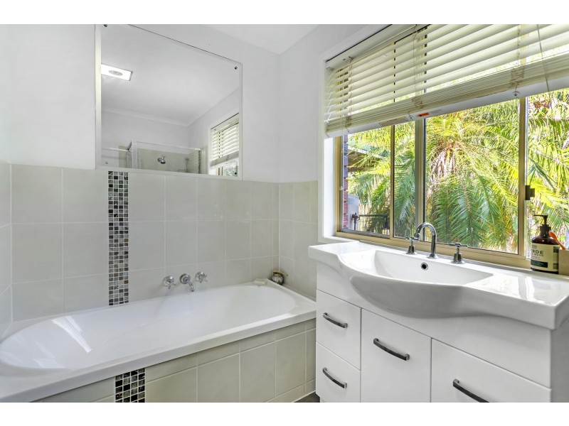 180 Benian Road, The Palms QLD 4570