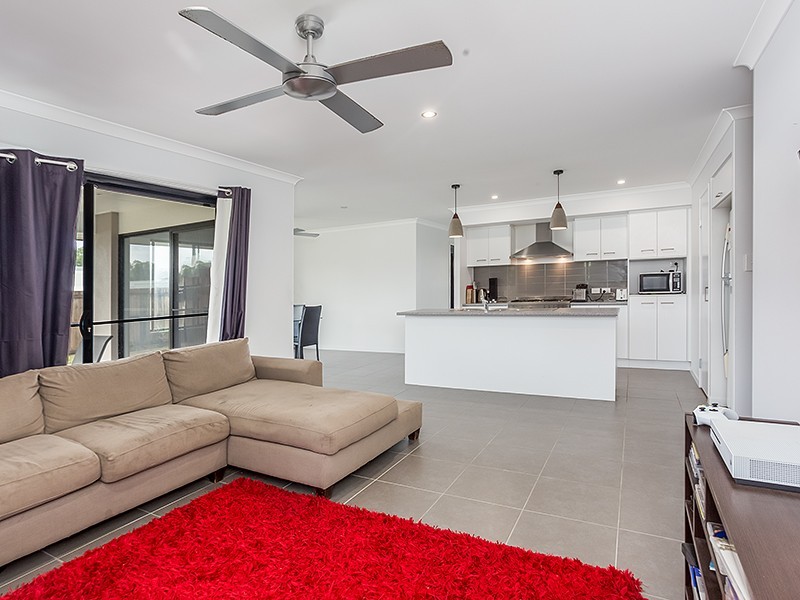 9 Serenity Drive, Southside QLD 4570