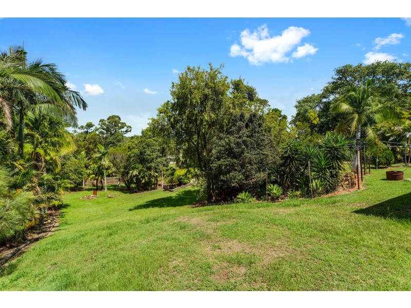 13 Kimberley Avenue, Southside QLD 4570