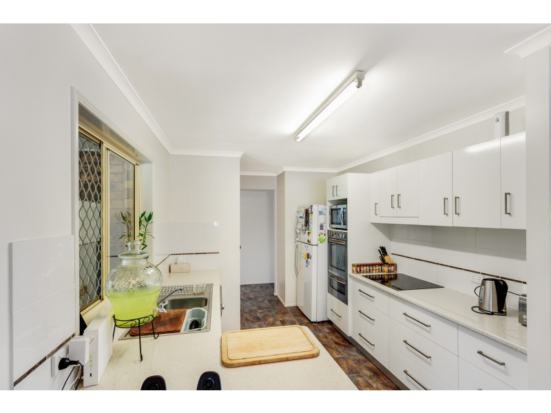 13 Kimberley Avenue, Southside QLD 4570