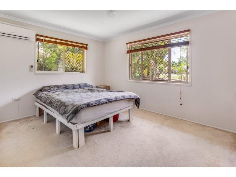 13 Kimberley Avenue, Southside QLD 4570