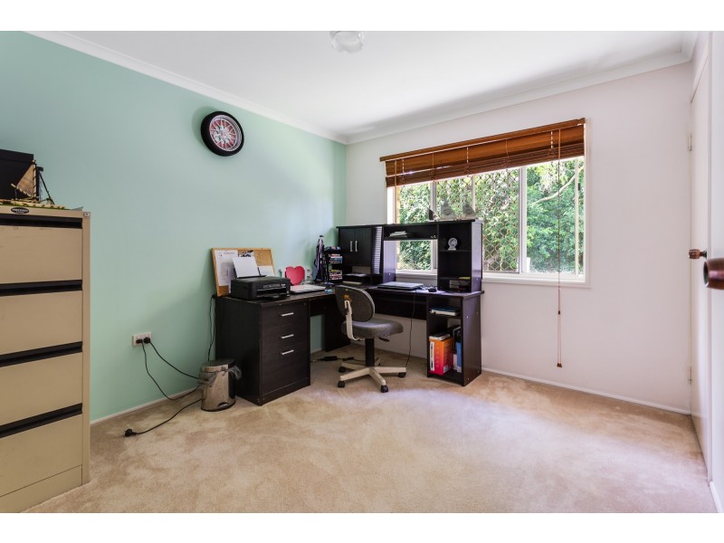 13 Kimberley Avenue, Southside QLD 4570