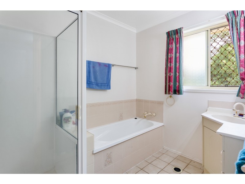 13 Kimberley Avenue, Southside QLD 4570