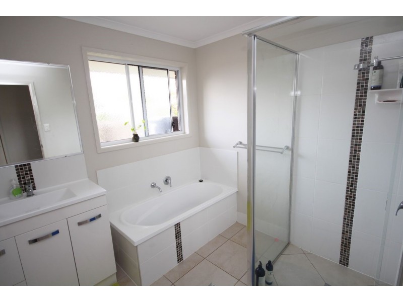 Unit 1 & 2/3 Riverview Court, Monkland QLD 4570