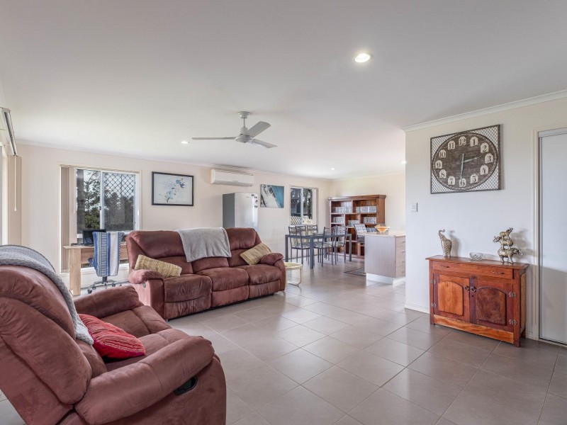 25 Barton Road, Victory Heights QLD 4570