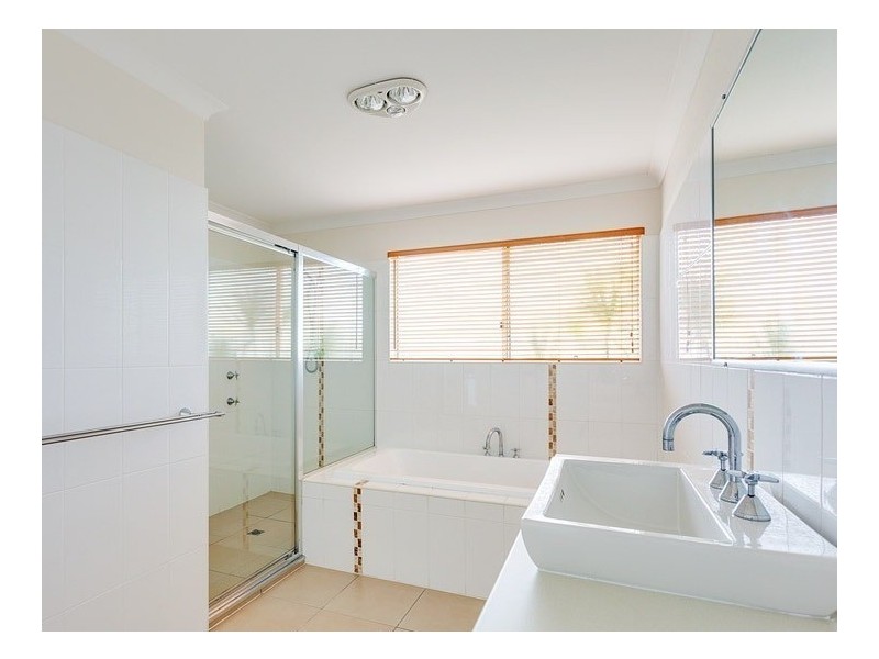 16 Lomandra Avenue, Cooloola Cove QLD 4580