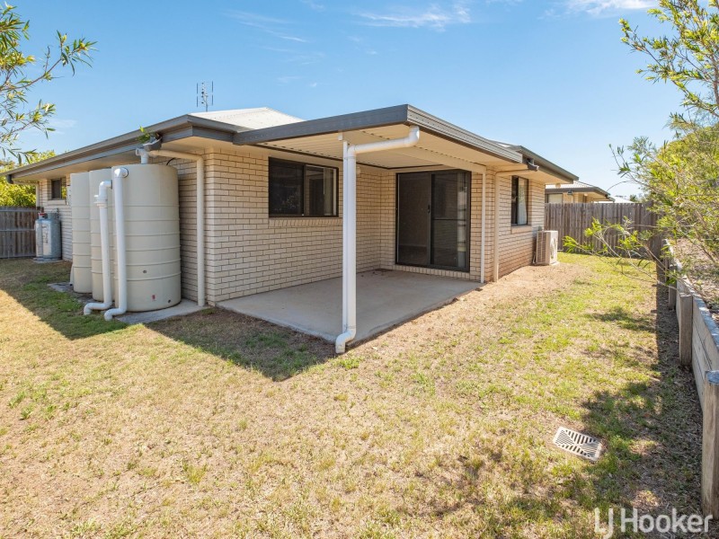 1/8 Wisteria Lane, Southside QLD 4570