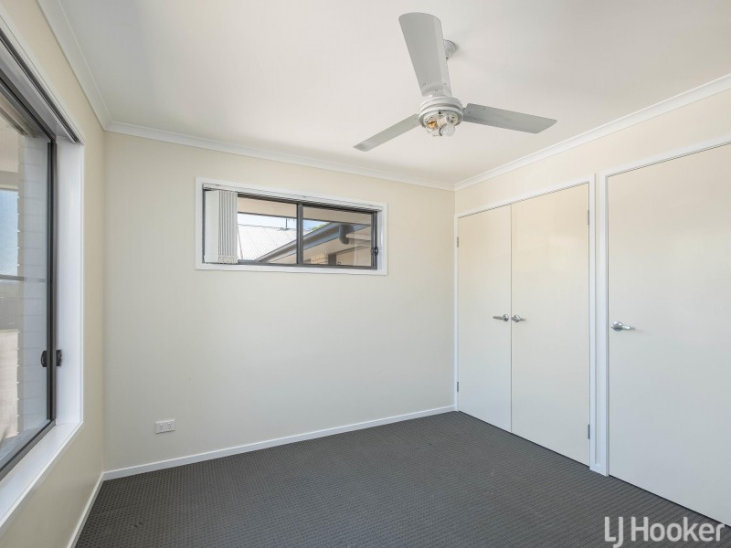 1/8 Wisteria Lane, Southside QLD 4570
