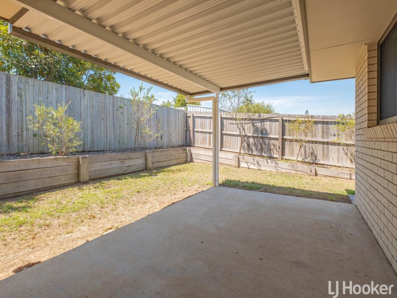 1/8 Wisteria Lane, Southside QLD 4570