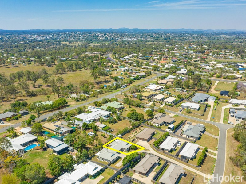 1/8 Wisteria Lane, Southside QLD 4570