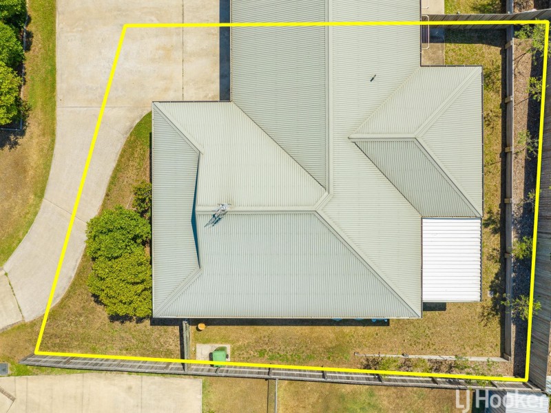 1/8 Wisteria Lane, Southside QLD 4570