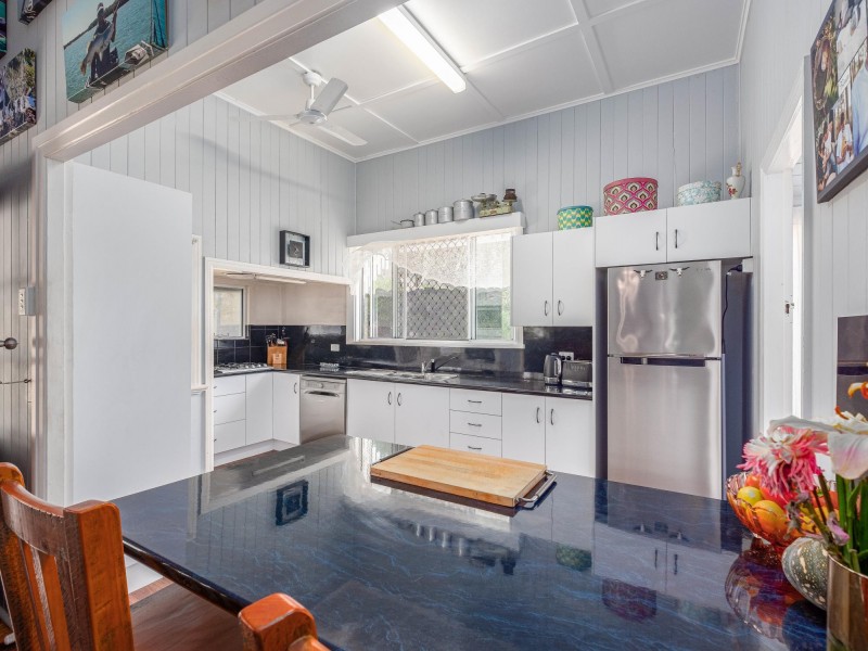 6 Exhibition Road, Southside QLD 4570