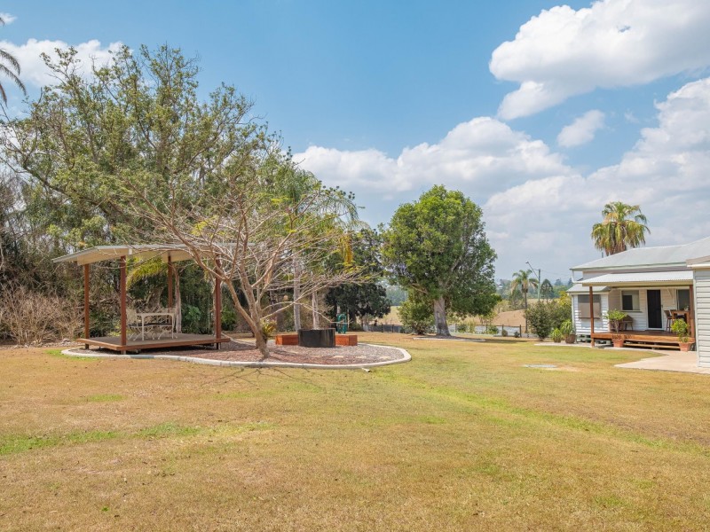 6 Exhibition Road, Southside QLD 4570