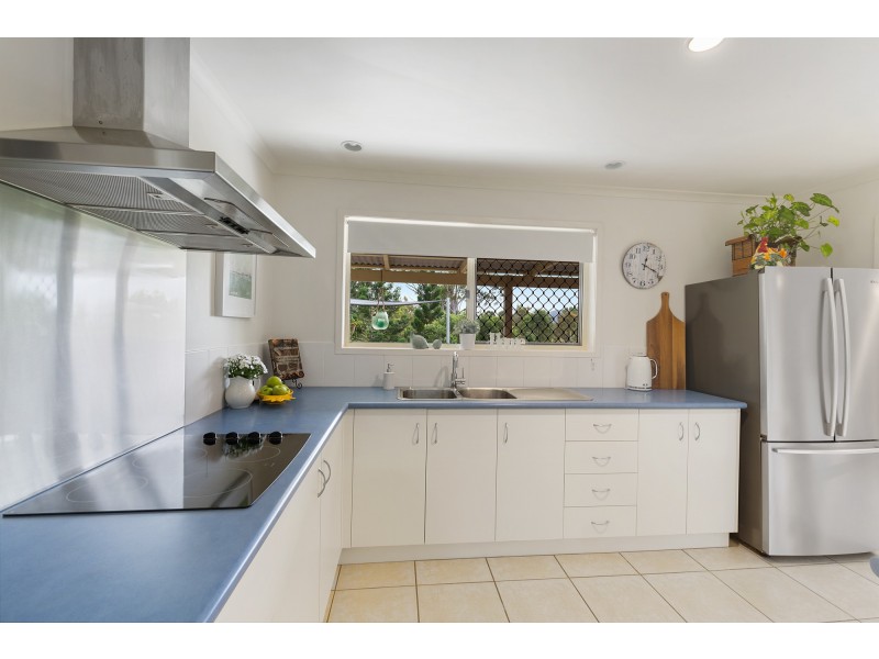 98 Anne Marie Road, Chatsworth QLD 4570