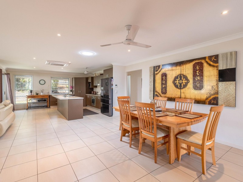 37 Presidential Avenue, Jones Hill QLD 4570